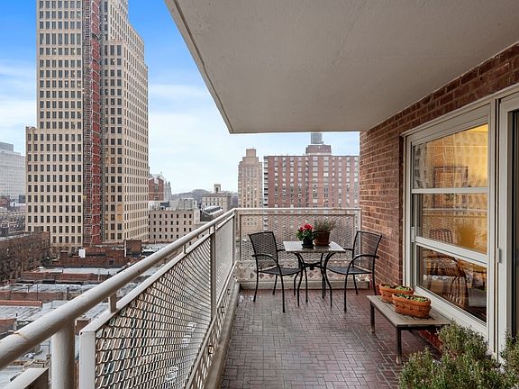 2nd image of 80 La Salle St APT 16G