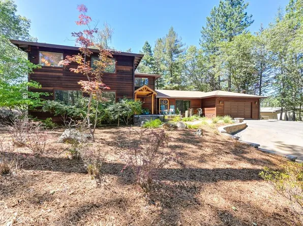 425 Lake Estates Dr, Meadow Vista, CA 95722