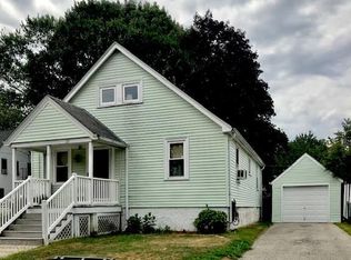 23 Seneca St, Warwick, RI 02886