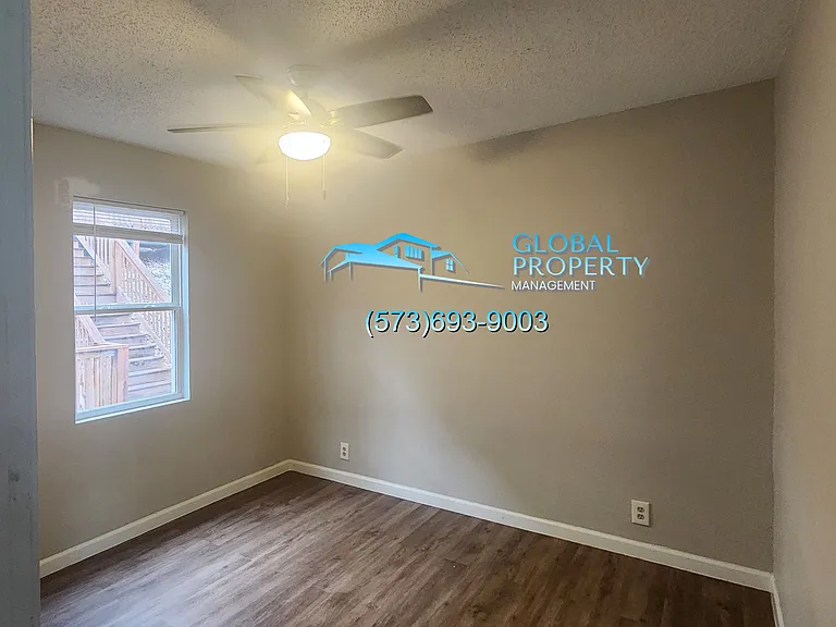 Lakefront Apartments — Photo 48