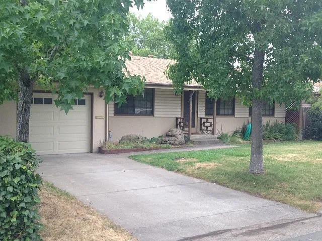 443 Rosalie Dr photo 1