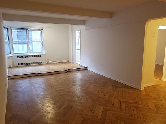 2nd image of 139 E 35th St APT 5G