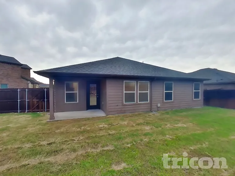 112 Woodland St — Photo 15