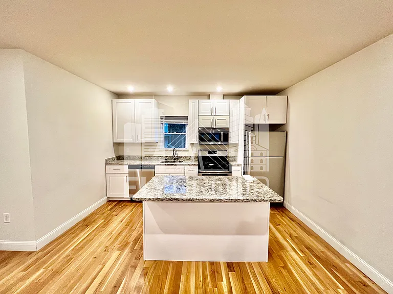 11 Greenville St #3 — Photo 8