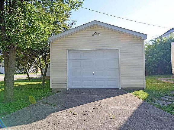 2nd image of 719 Western Ave W #721