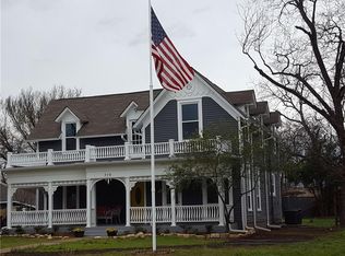 719 N Anglin St, Cleburne, TX 76031