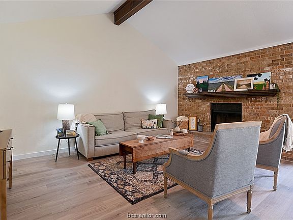 5th image of 1305 Hardwood Ln