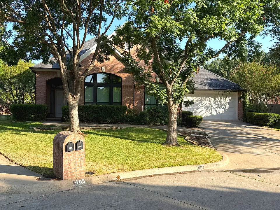 407 Lakewood Dr