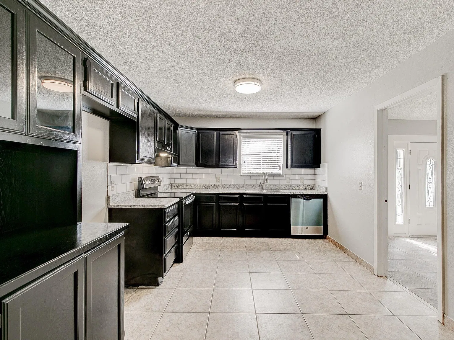 3 bed, 1536 sqft, $1,900 — Photo 3