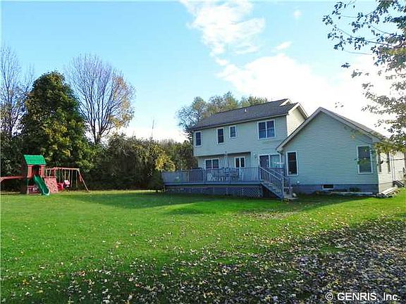 3rd image of 135 Windelin Dr