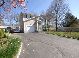 95 Locust St, Milford, CT 06461