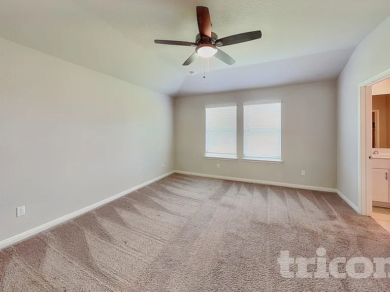 5602 Luna Pass — Photo 7