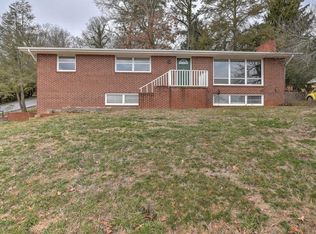 212 Pinon Dr, Kingsport, TN 37663