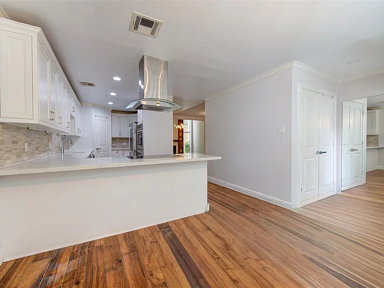 438 E Fair Harbor Ln — Photo 12