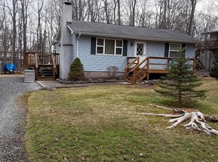 1034 Wyoming Dr, Pocono Lake, PA