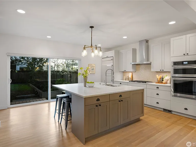 10317 Sand Point Way NE — Photo 9