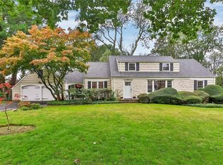 22 Hillandale Dr, New Rochelle, NY 10804