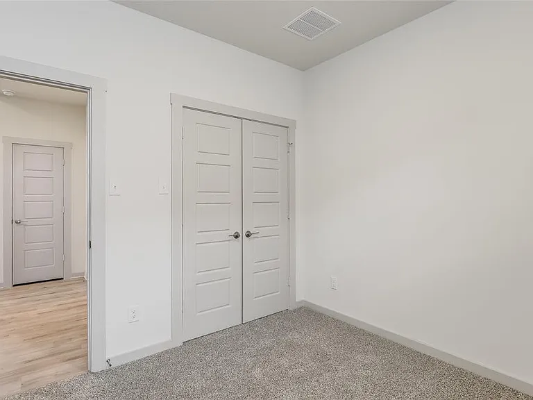 341 Wilshire Rd — Photo 22