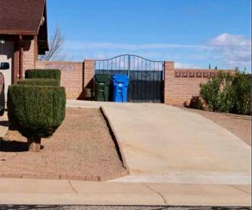 RV Gate Drive & Entrance