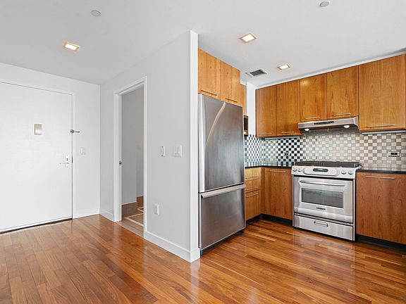 3rd image of 25 Hudson St APT 805
