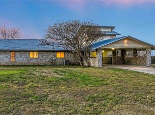 122 Forest Lake Dr, Del Valle, TX 78617