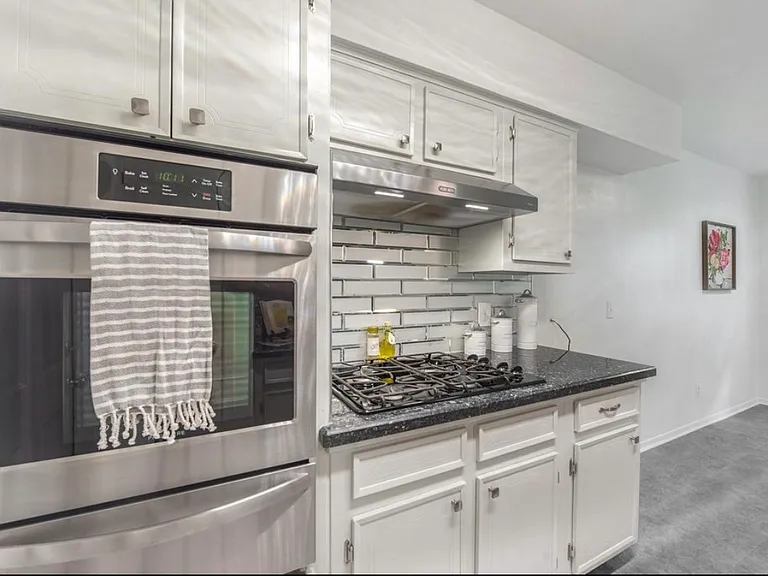 1102 E Rutgers Ln — Photo 16