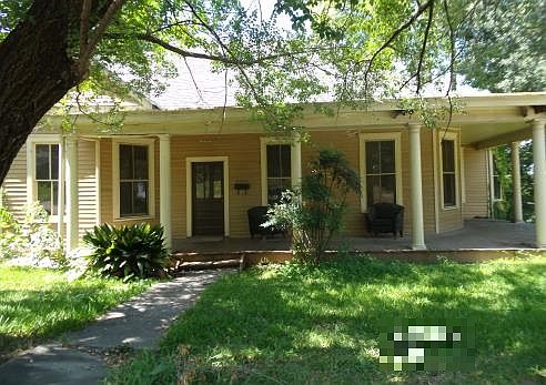 1st image of 2600 Oak St