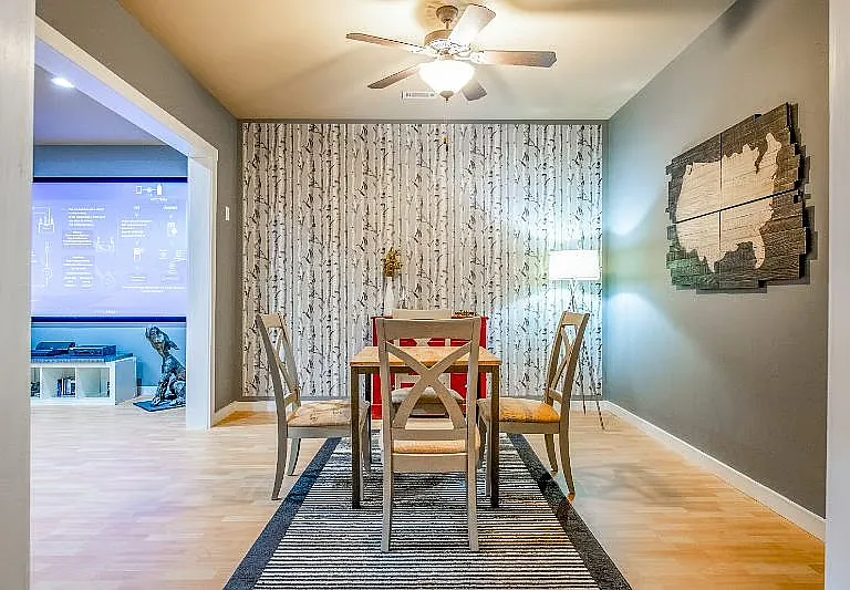 4580 Carriage Walk Ln — Photo 31