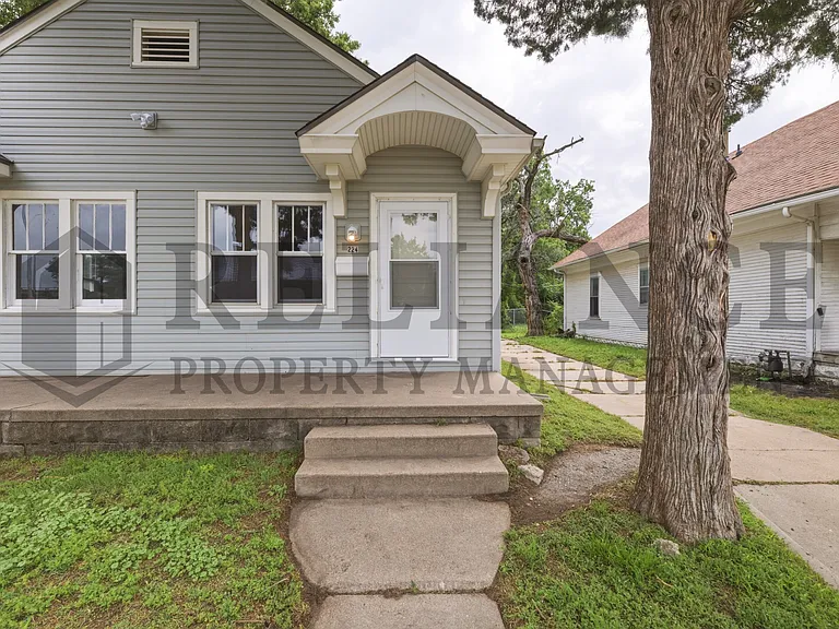 224 N Minnesota St — Photo 8