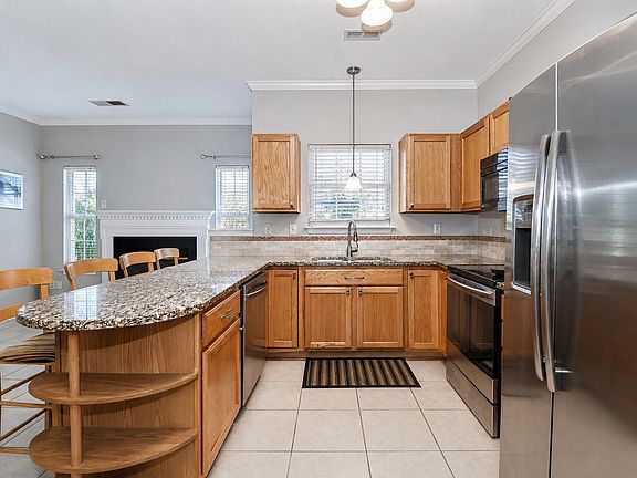 5th image of 17819 Delmas Dr