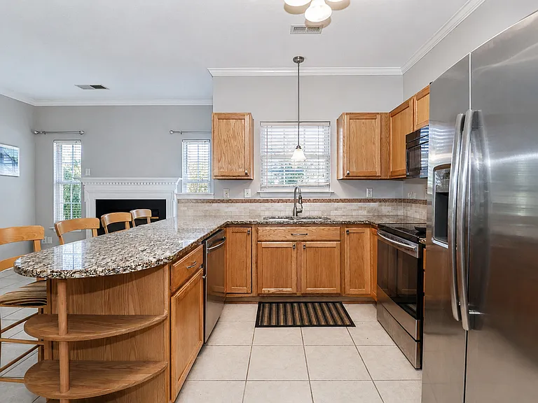 17819 Delmas Dr — Photo 5