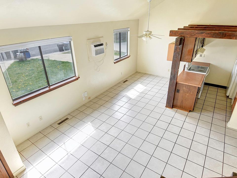 1st image of 1620 Donovan Pl