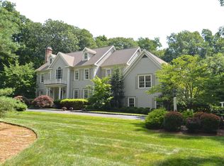 5 Wahackme Ln, New Canaan, CT 06840