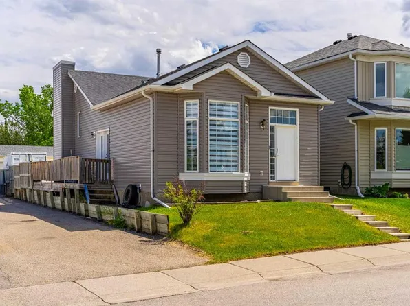 395 W River Rock Cir SE, Calgary, AB T2C 4B9