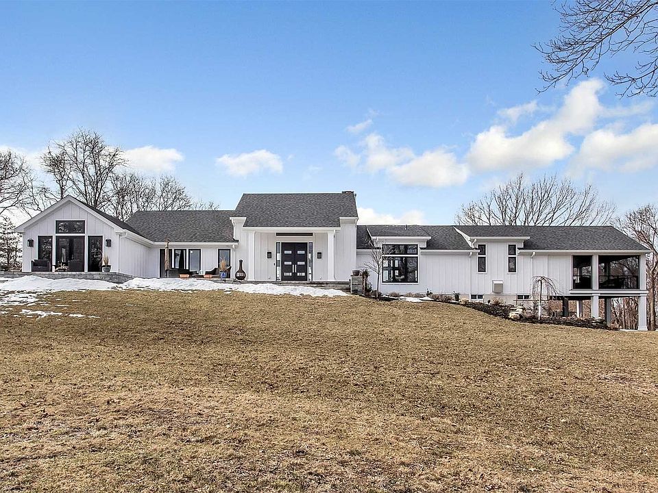 1st image of 8 Woodcock Ln