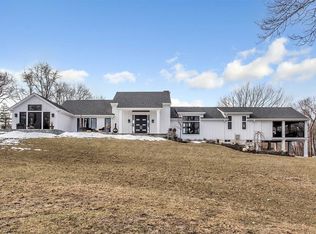 8 Woodcock Ln, Setauket, NY 11733