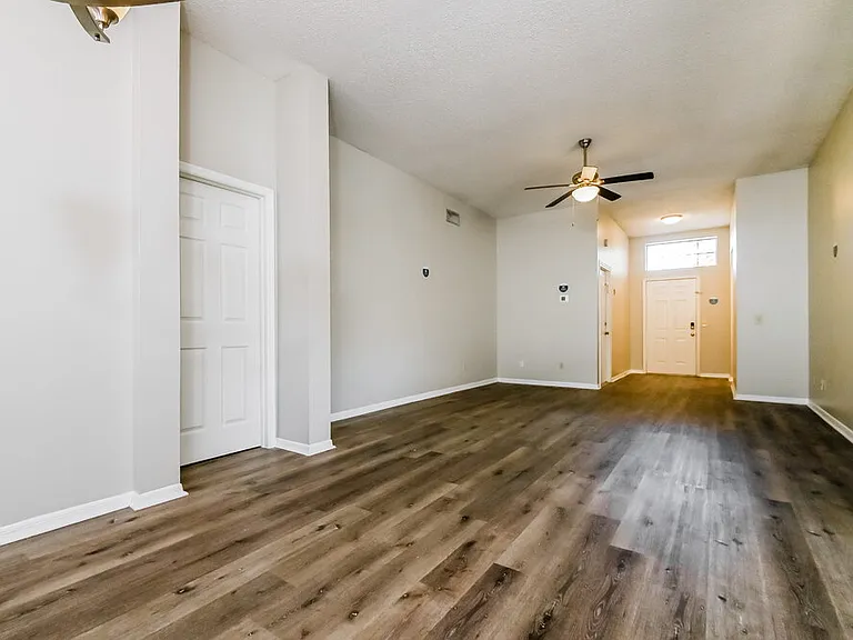 552 Beth Ann St — Photo 4