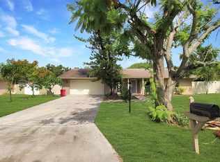 1127 De Leo Dr, Sarasota, FL 34243