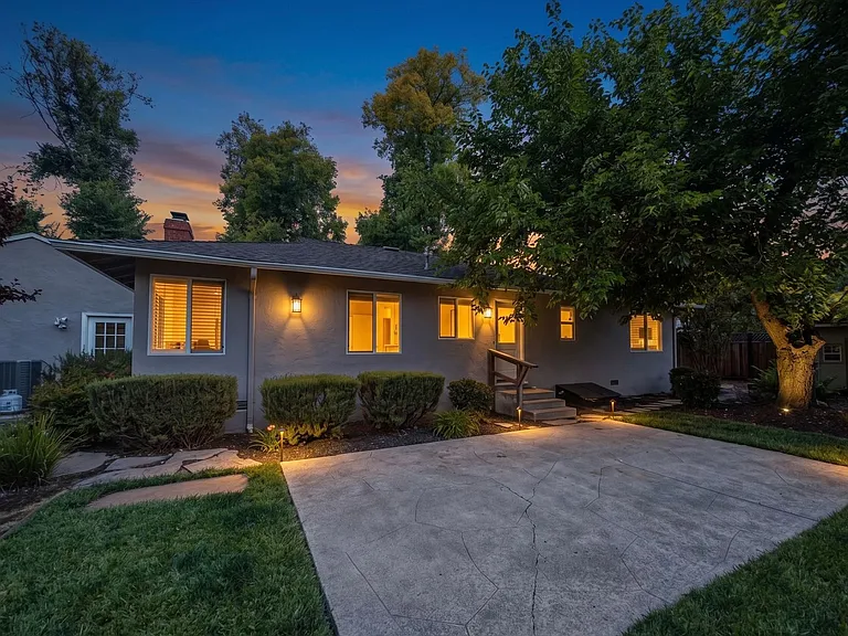 656 Evelyn Ct — Photo 19