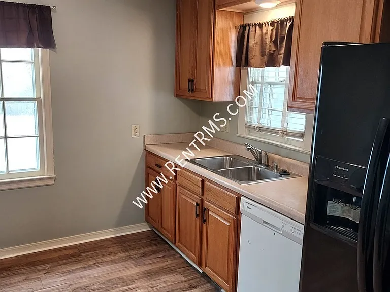 1014 SW Orleans St — Photo 7