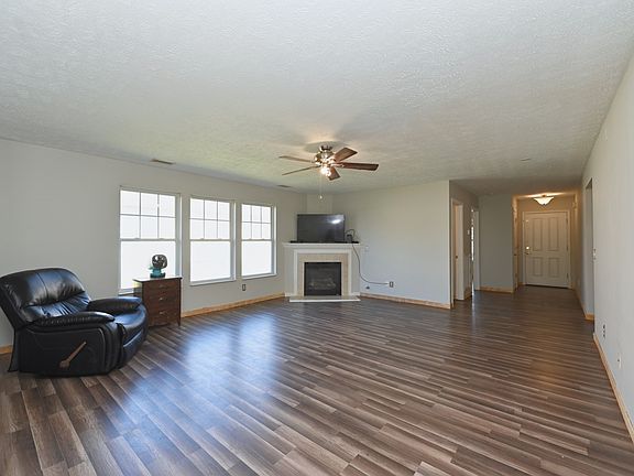 5th image of 204 Callaway Farms Dr