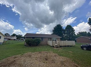 2228 Stokes Rd, Clarksville, TN 37043