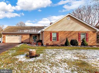 380 Kelly Ave, Mount Joy, PA 17552
