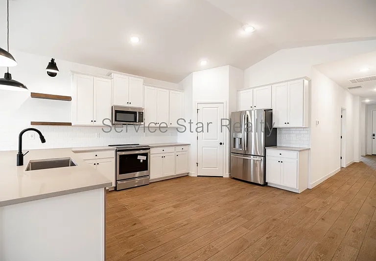 16635 N Lunar St — Photo 4