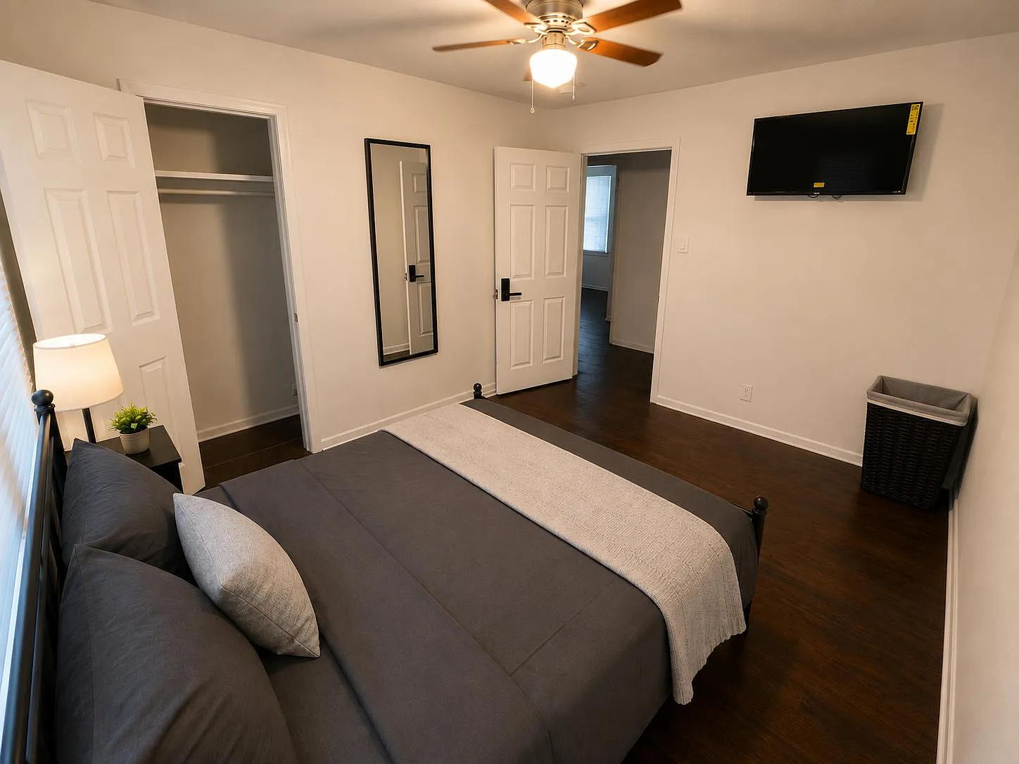 4 bed, 2.0 bath, 1326 sqft, $828 — Photo 1