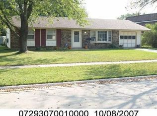 1035 Mercury Dr, Schaumburg, IL 60193