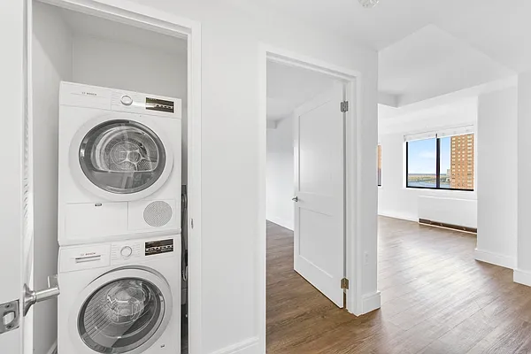 Rented by Stonehenge NYC LLC | media 11