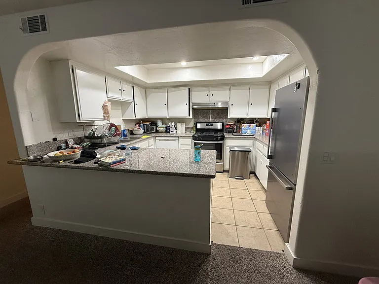 1325 W Latham Ave — Photo 4