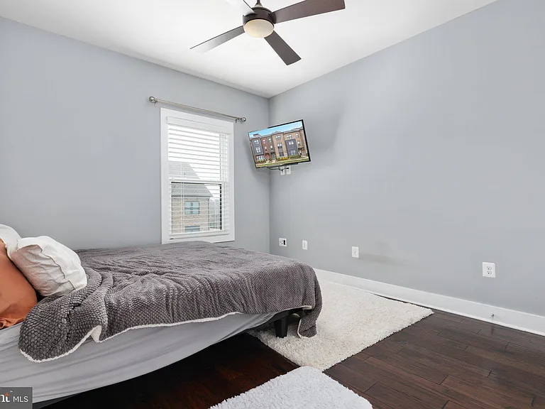 44735 Medway Ter — Photo 30