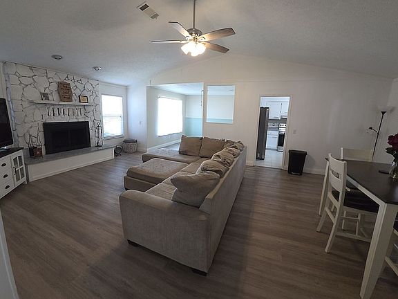 4th image of 120 Fox Ridge Rd